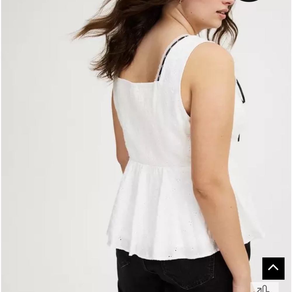 Torrid - Peplum Eyelet Top - size 2 - Picture 3 of 8